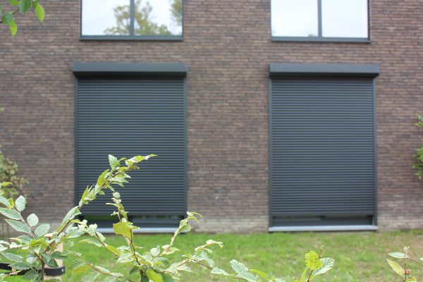 Building-shuttersystems-voorzetrolluiken-rollershutters_0